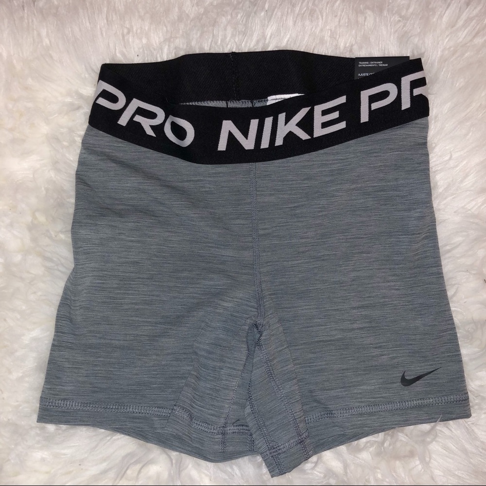 Nike pro 365 5” shorts